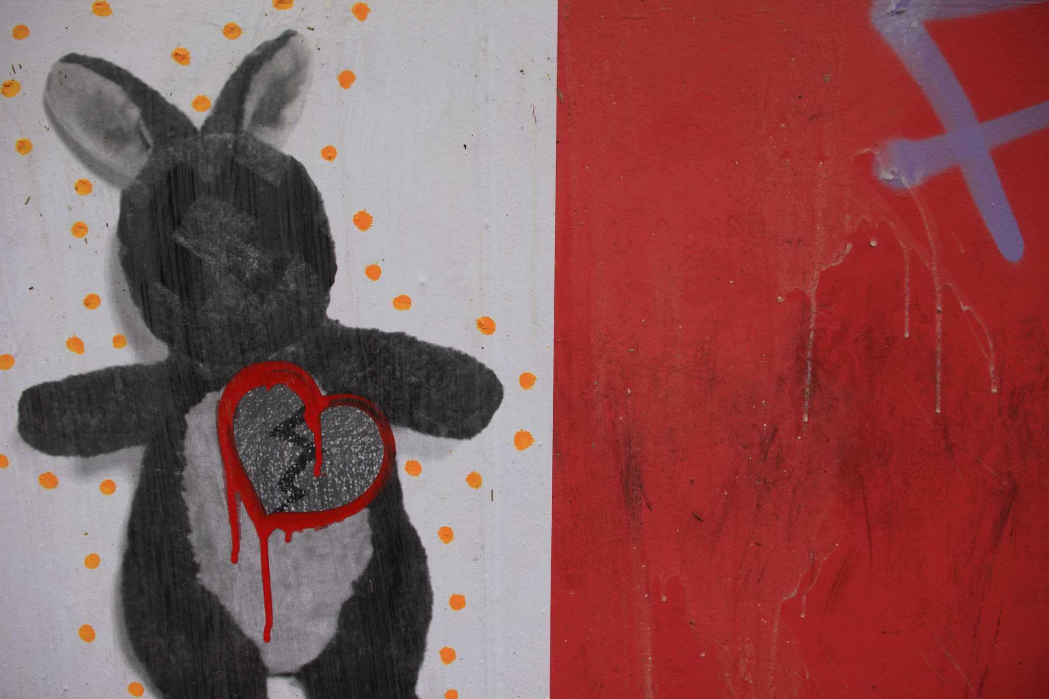 2012NY062-RABBIT-WITH-BROKEN-HEART